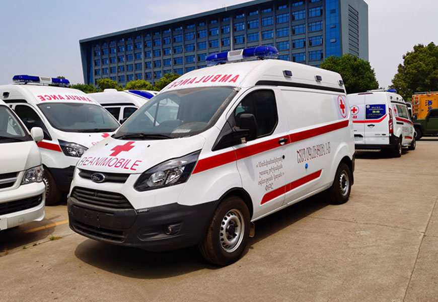 國(guó)六福特V362中軸中頂救護(hù)車